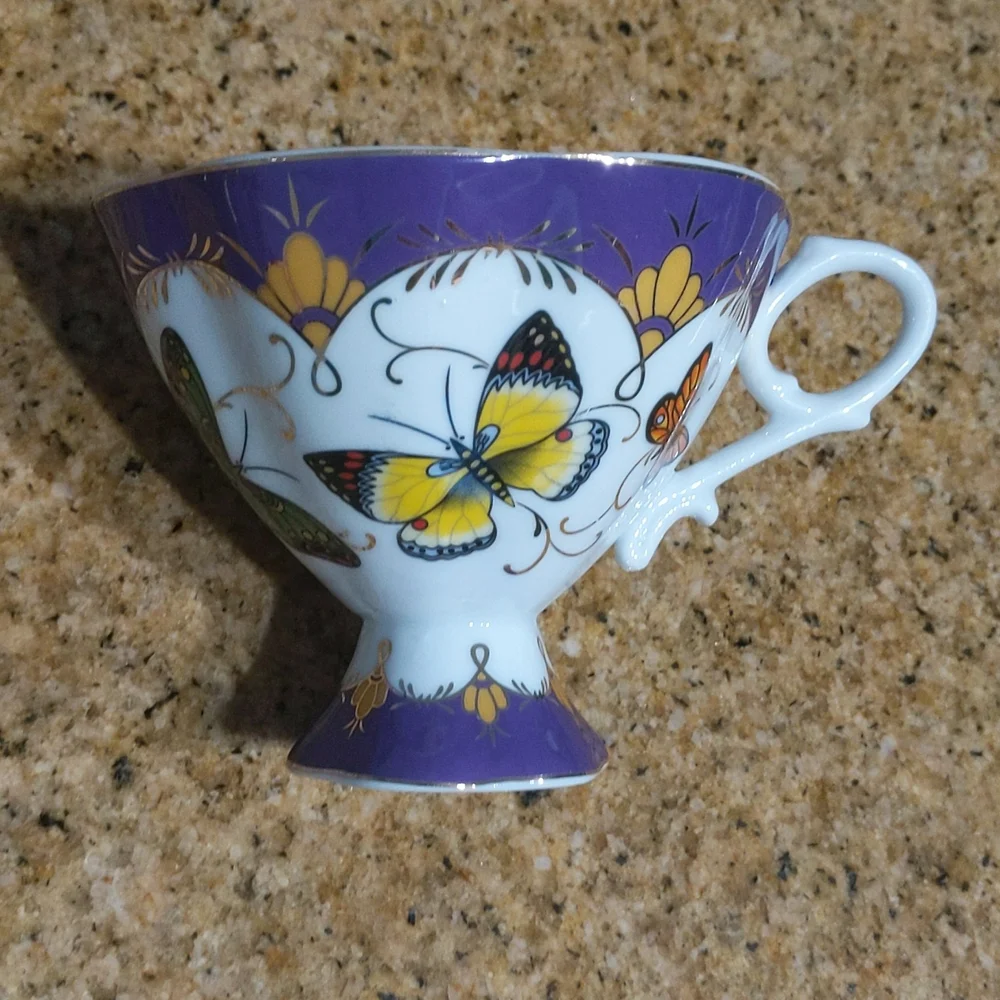 Beautiful Rare Vintage German porcelean cup and saucer set - Picture 3 of 6